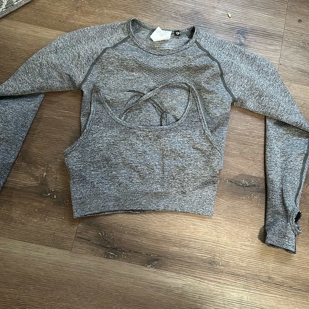 AYBL bra and cropped long sleeve set